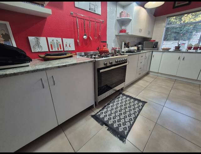 3 BEDROOM HOUSE FOR SALE IN VANDERBIJLPARK SE 3